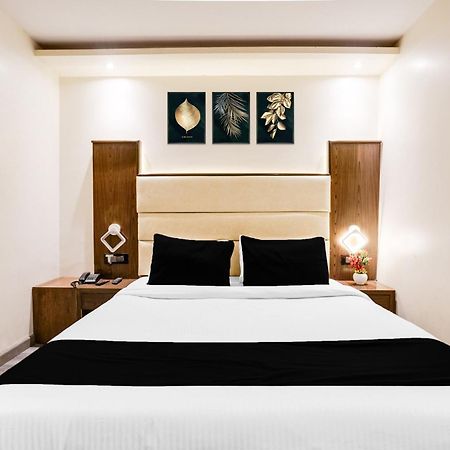 Super Collection O Andheri Near Western Express Highway มุมไบ ภายนอก รูปภาพ