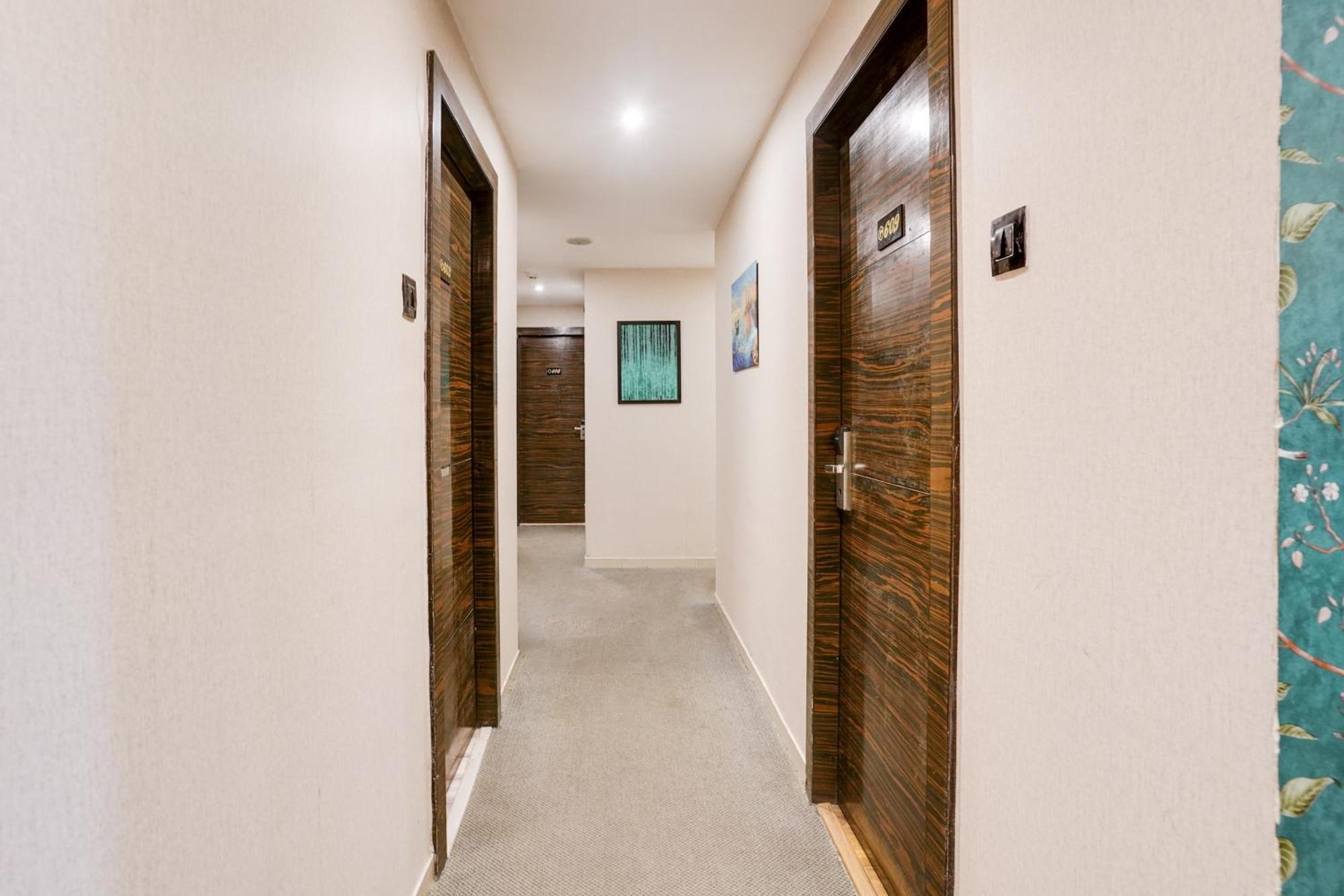 Super Collection O Andheri Near Western Express Highway มุมไบ ภายนอก รูปภาพ