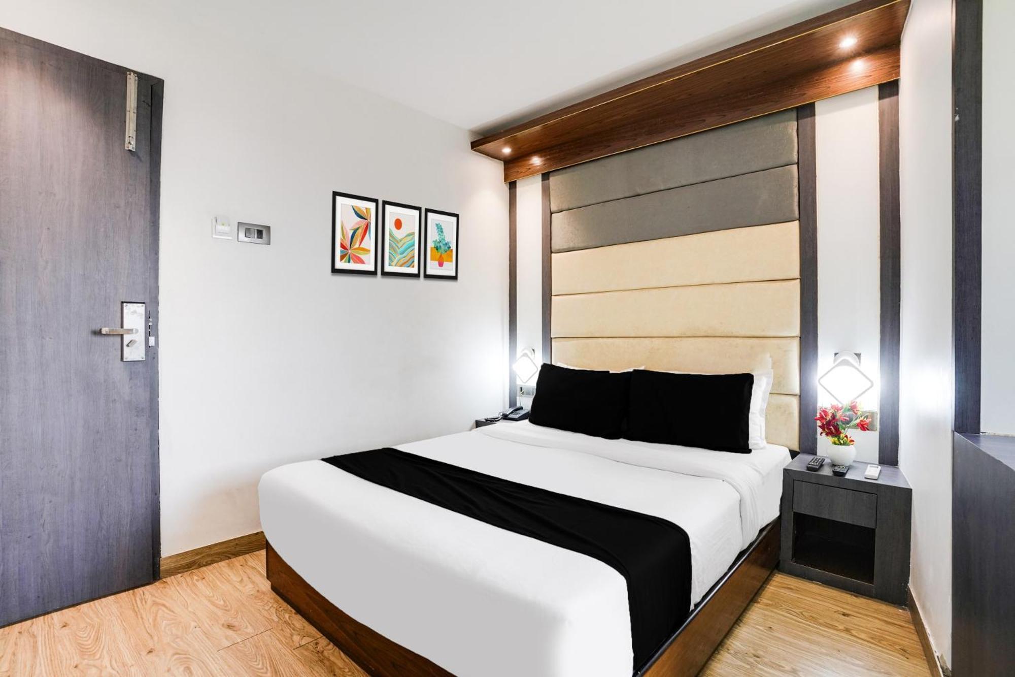Super Collection O Andheri Near Western Express Highway มุมไบ ภายนอก รูปภาพ