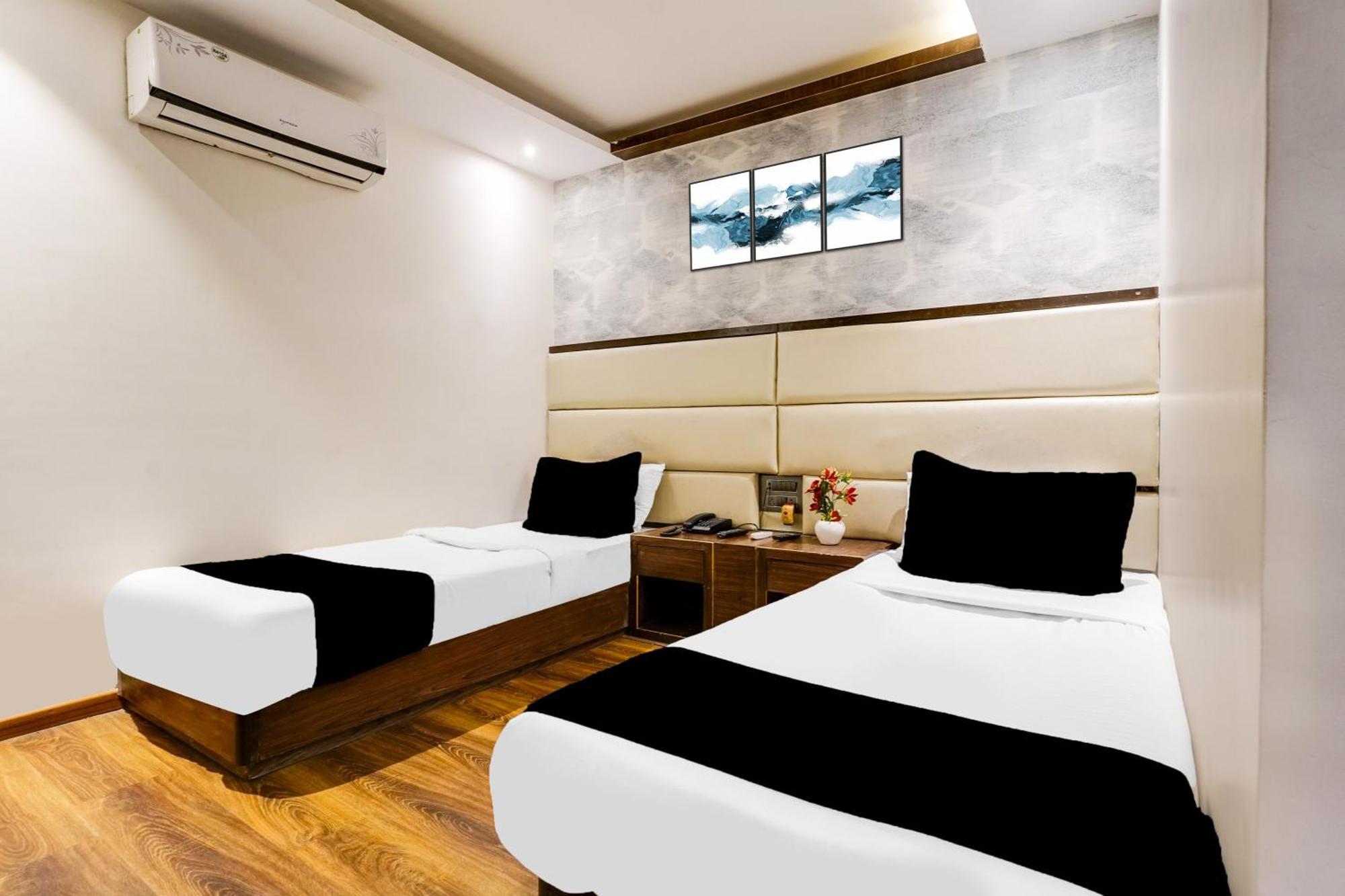 Super Collection O Andheri Near Western Express Highway มุมไบ ภายนอก รูปภาพ