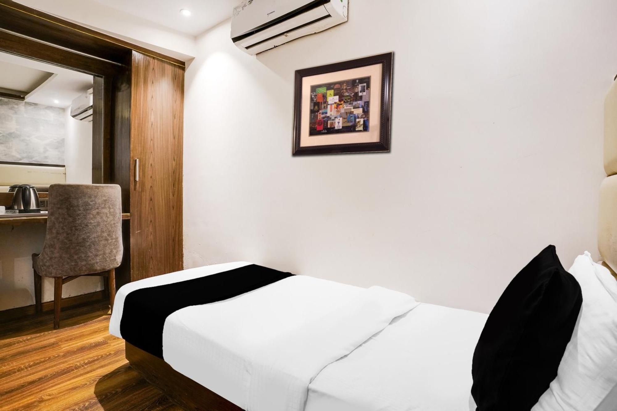 Super Collection O Andheri Near Western Express Highway มุมไบ ภายนอก รูปภาพ