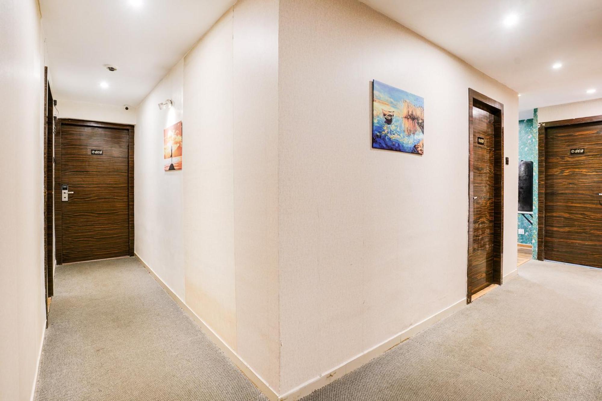 Super Collection O Andheri Near Western Express Highway มุมไบ ภายนอก รูปภาพ