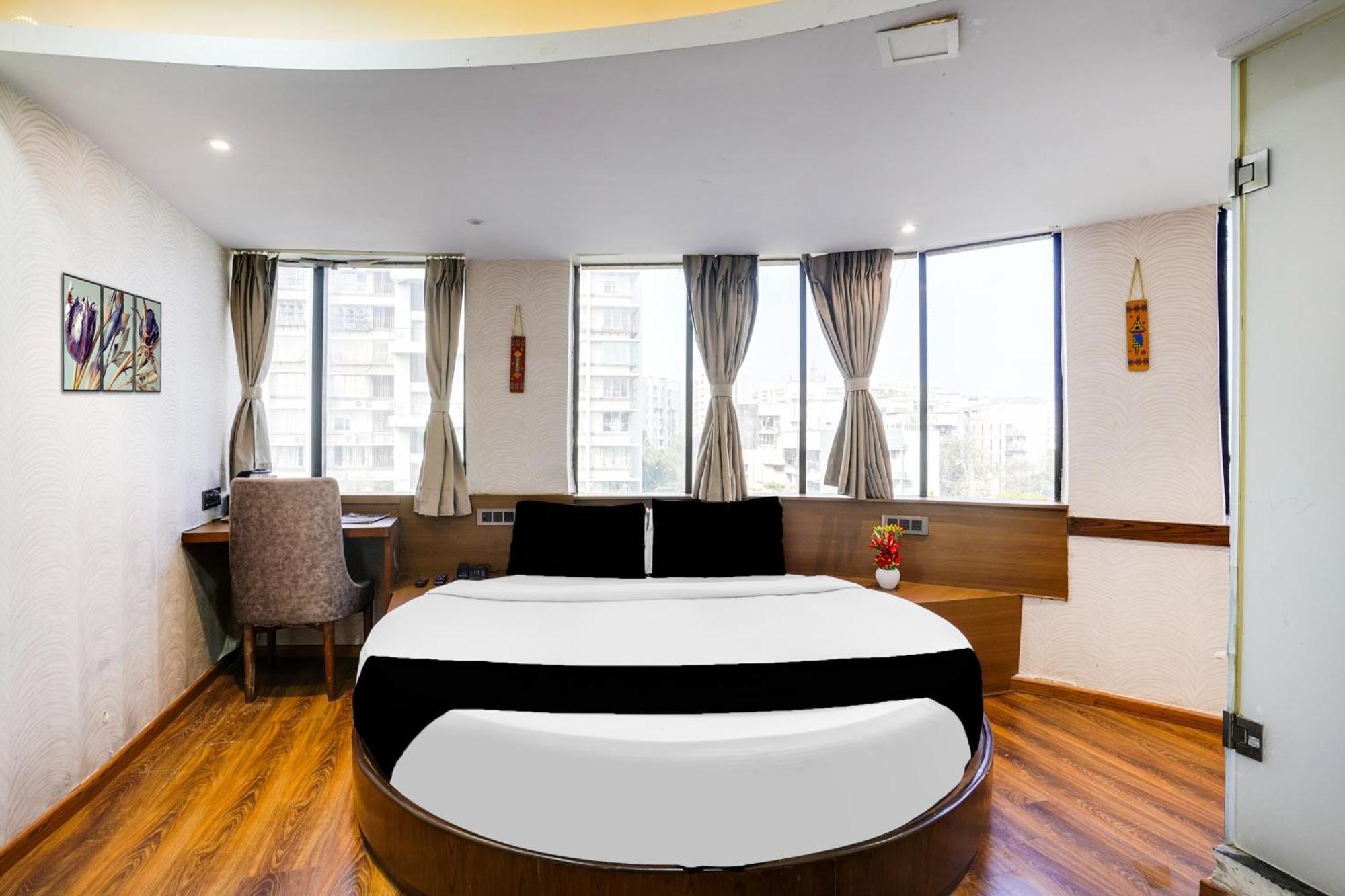 Super Collection O Andheri Near Western Express Highway มุมไบ ภายนอก รูปภาพ